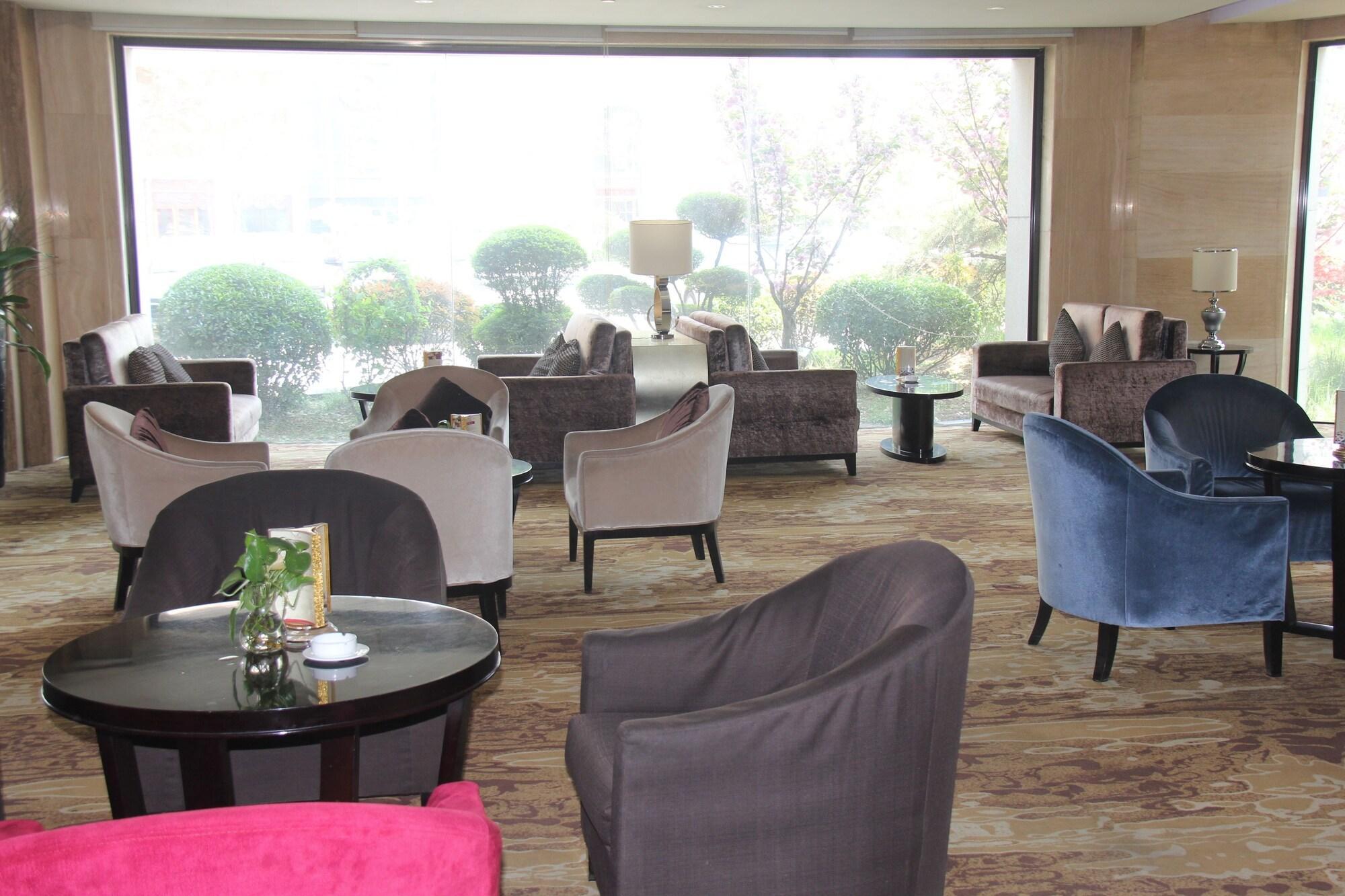 Weifang Ramada Plaza Hotel Exterior foto