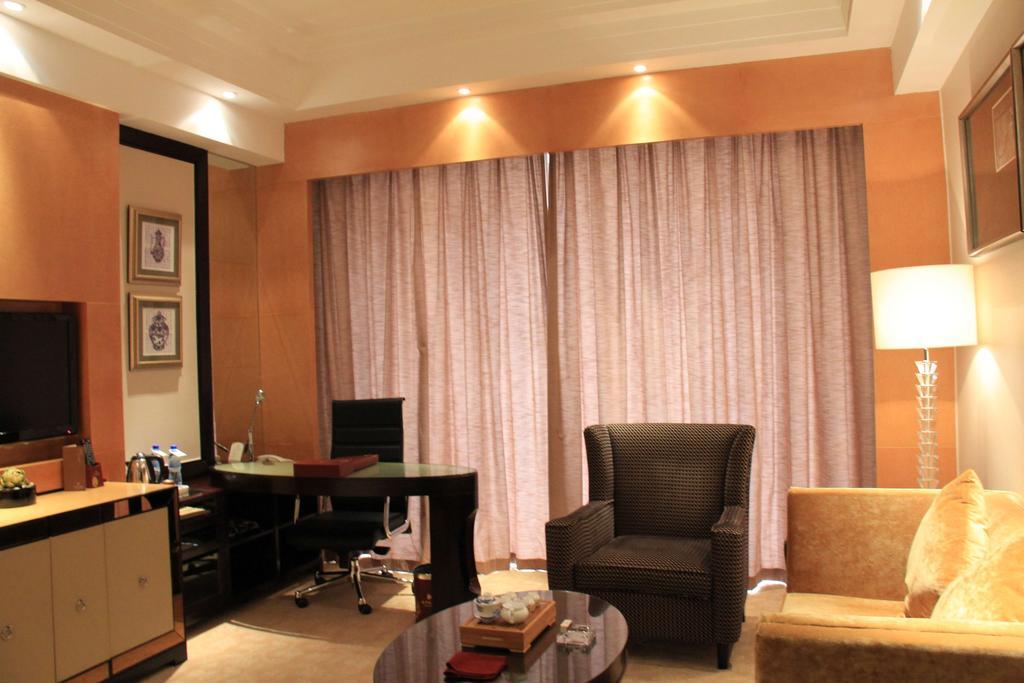 Weifang Ramada Plaza Hotel Quarto foto